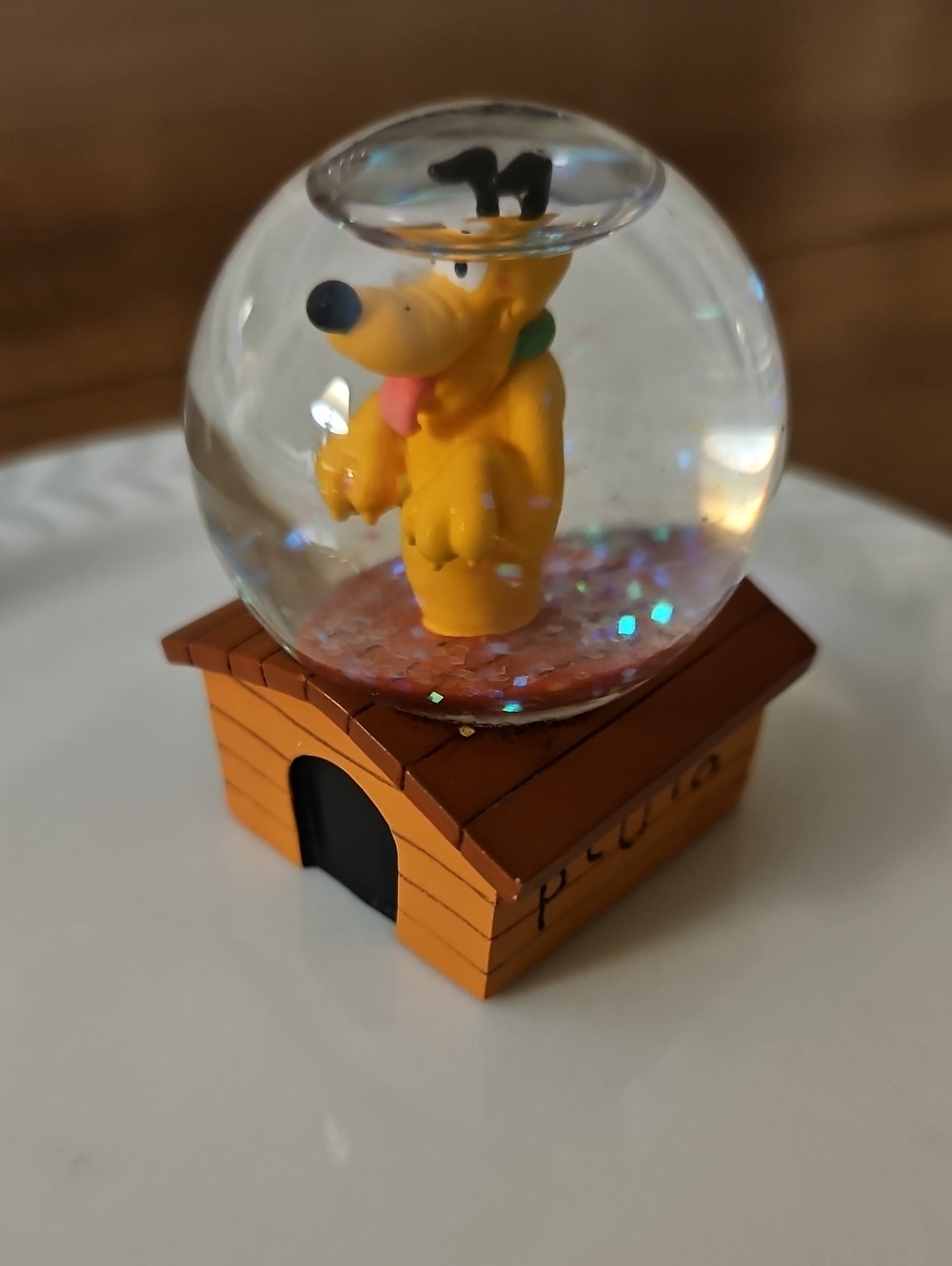 VTG Disney Store Pluto Mini Snow Globe - Pluto on Doghouse
